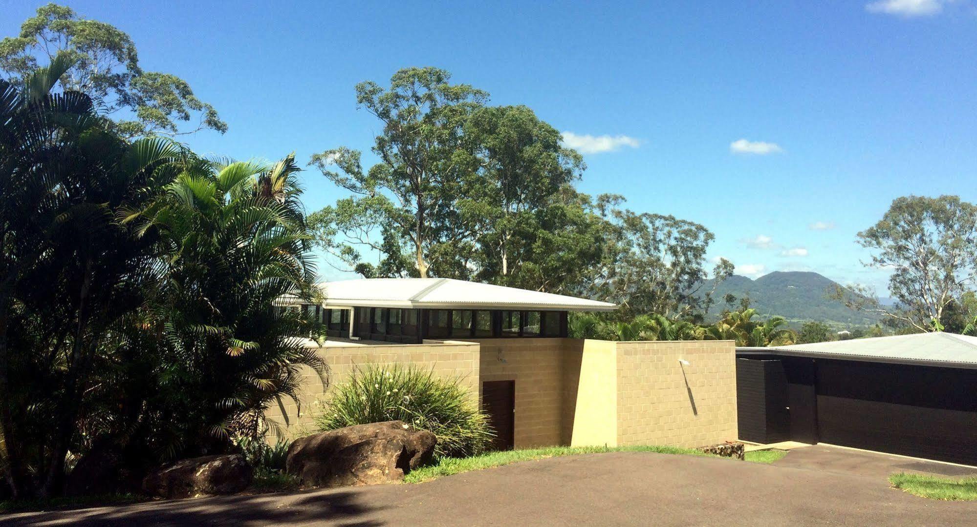 Phoenix Eumundi Bagian luar foto